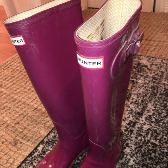 Size 8.5 gently used Hunter rainboots - Picture 2 of 2
